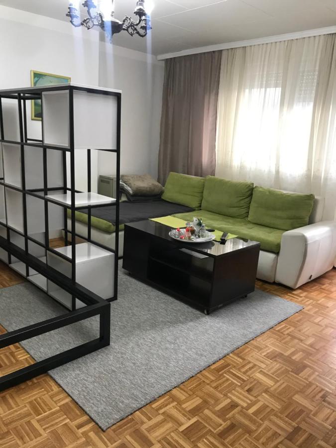 Apartament Dan I Noc Banja Luka Zewnętrze zdjęcie